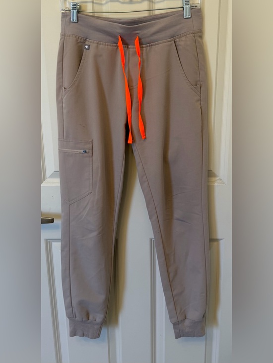 Figs Pants - Figs Women's Zamora Jogger Scrub Bottoms, Beige-Gray, Size XS